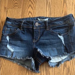 Refuge jean shorts size 0 barley worn look new